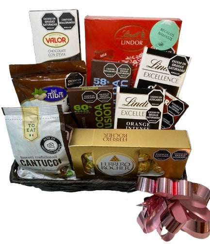 Esta Canasta deluxe Locura de Chocolate es una delicia para los amantes del chocolate. Con su exquisito chocolate espectacular, esta canasta te ofrece una experiencia inolvidable llena de sabor y calidad. Disfruta de un lujo en cada bocado y deja que tu paladar se vuelva loco con esta deliciosa canasta.
Envío de Regalos a Colombi
