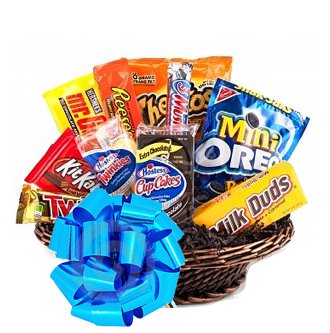 Canasta de Mecato Alcahuete Envío de Regalos a toda Colombia Canasta artesanal 100% hecha a mano surtida con delicioso mecato. Porque de vez en cuando no hace daño ;)    Inlcuye:  Canasta hecha a mano 10 Paquetes de mecato surtido entre: Cheetos, Doritos, Milky Way, Twix, Oreos, Snickers, M&M, Gomitas